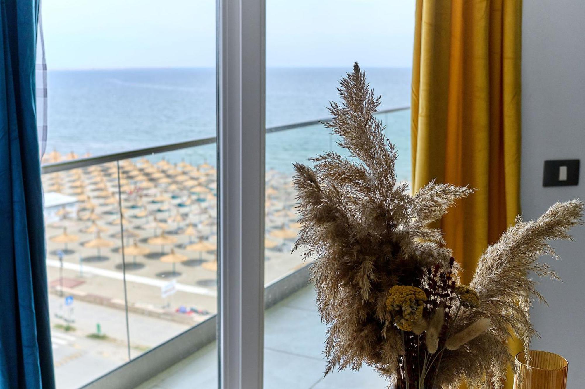 Paradise Sea View 2Bd Apt Spa N Pools Beach Resort Navodari Dış mekan fotoğraf